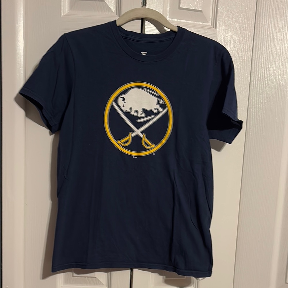 Fanatics short sleeve buffalo sabres shirt size youth large NWOT